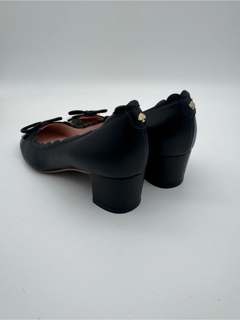 Kate Spade New York Yasmin Scalloped Block Heel Pumps Black Leather Size 6.5